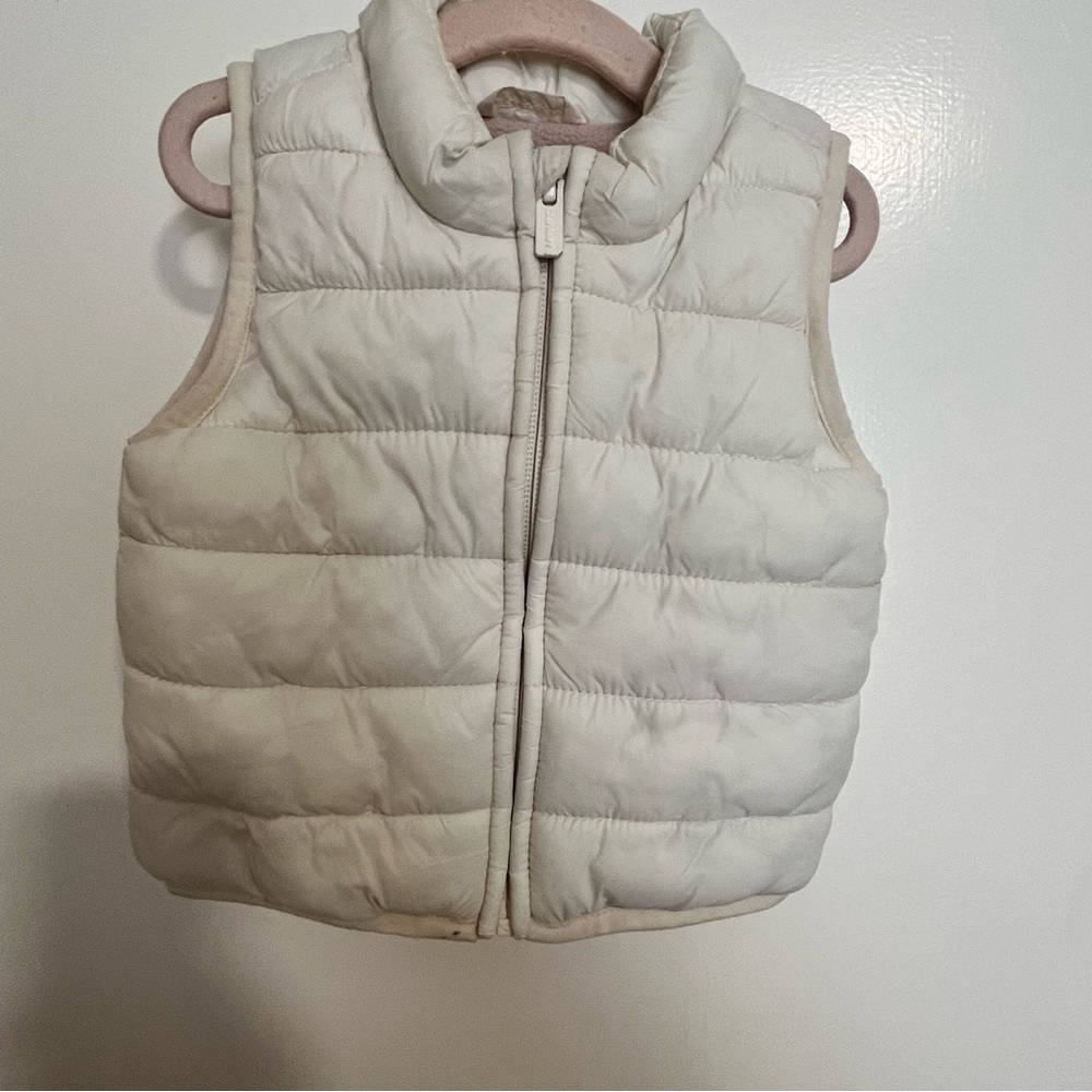 3-6 and one 6-9 month bundle. All EUC. Two old navy pieces and two cat and Jack.